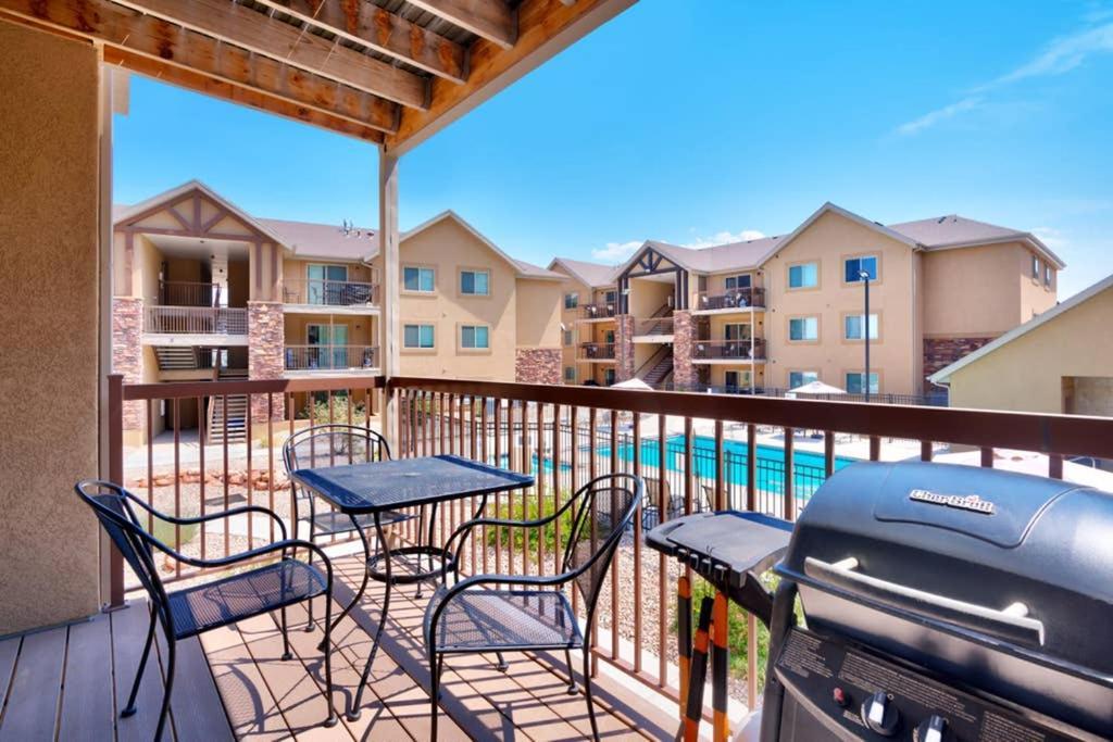 5J Top Floor Redcliff Condo, Pool & Hot Tub Моаб Екстер'єр фото